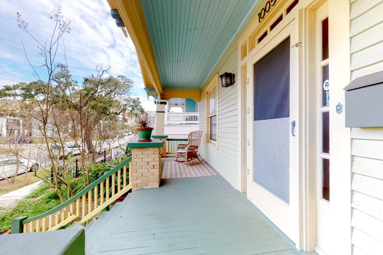 Greener Grasses Galveston Exterior photo